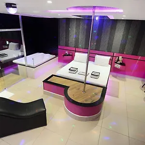 Secrets 4 Motel para Casais